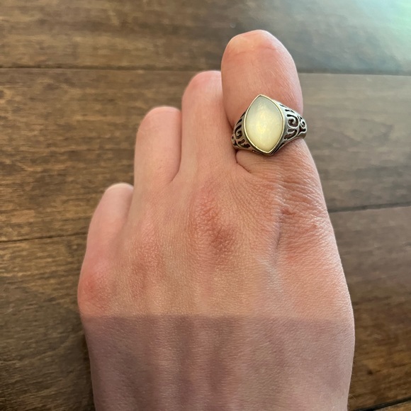 Mother of Pearl Cut Out Band Ring Size 5.5 Sterling Silver - Picture 1 of 11